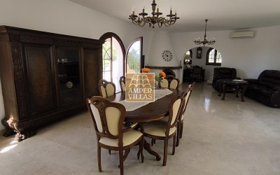 Fantastic villa with large plot, offering privacy and sea views.